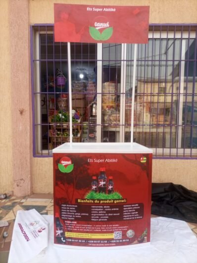 TABLE DE PROMOTION/ PRESENTOIR